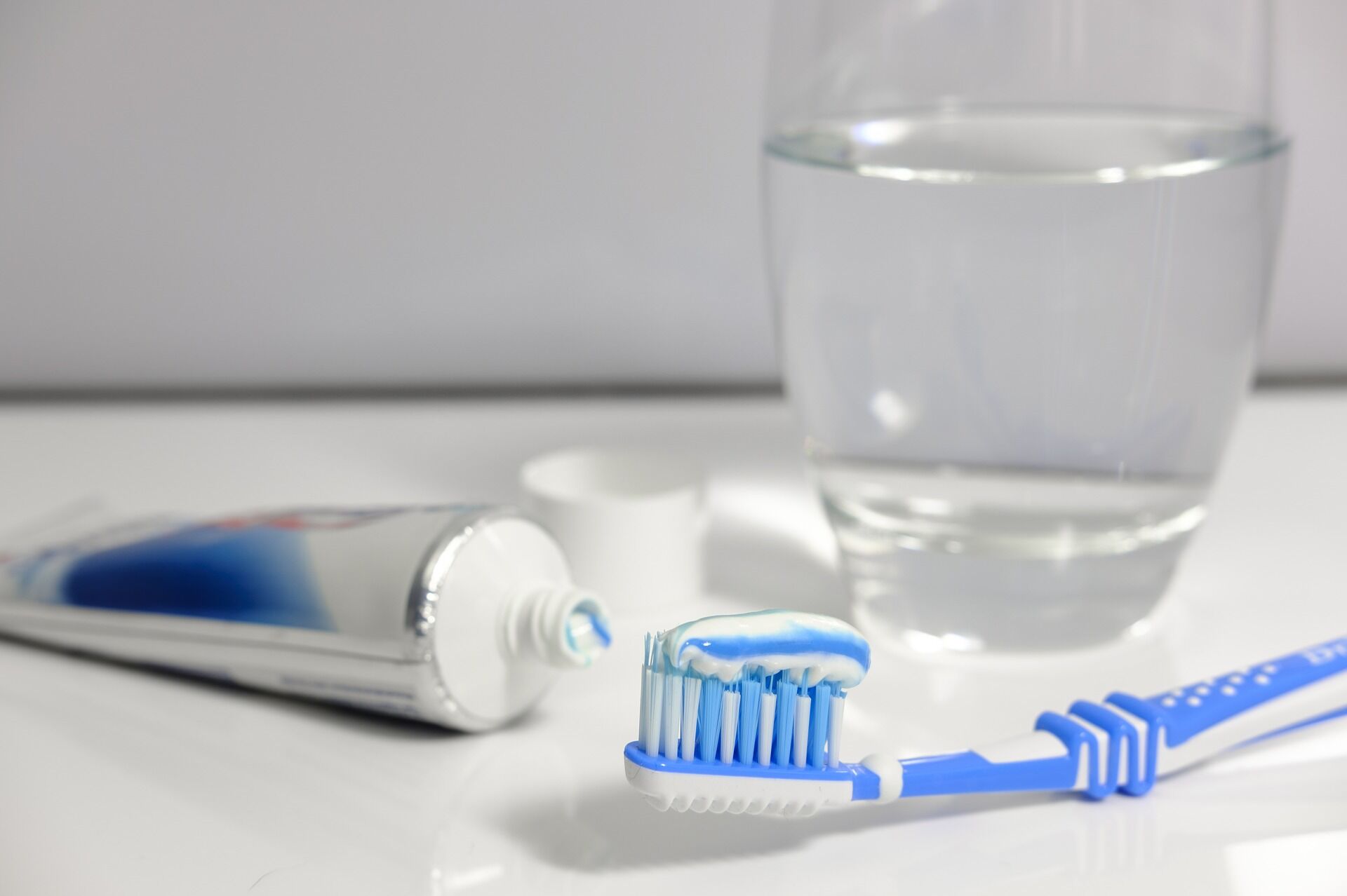 toothpaste-3067570_1920
